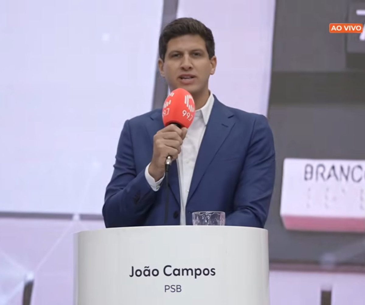 João Campos apresenta mais propostas e ganha protagonismo no primeiro debate para o Governo de Pernambuco