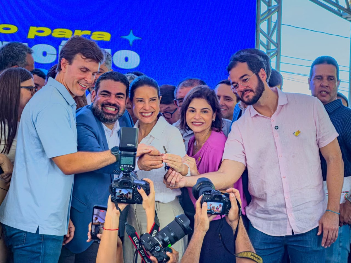 Prefeito Sandro Advogado recebe veículo 0 km do Governo de PE para reforçar Assistência Social em Chã Grande