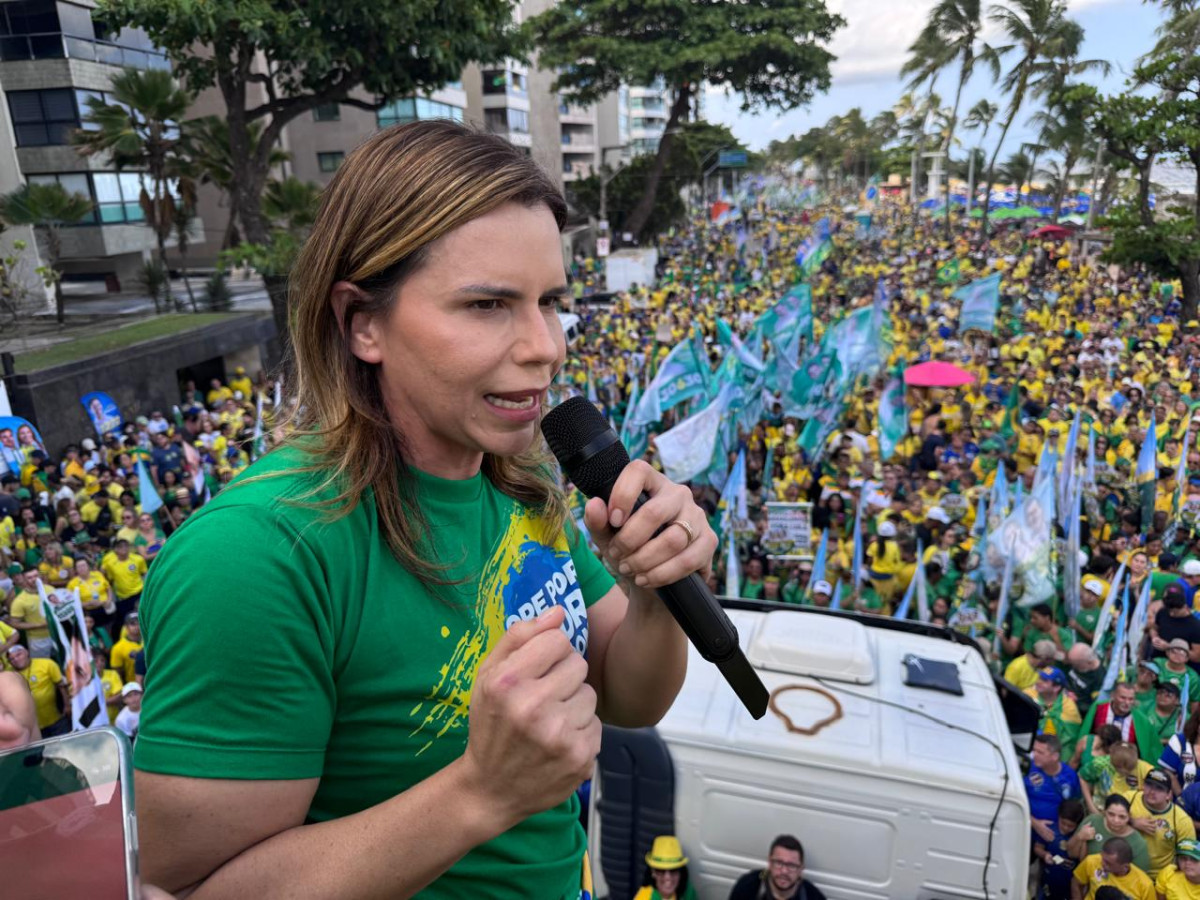 Clarissa Tércio obtém direito de resposta contra perfil que a acusou falsamente de infiltrar evangélicos na Marcha para Exu