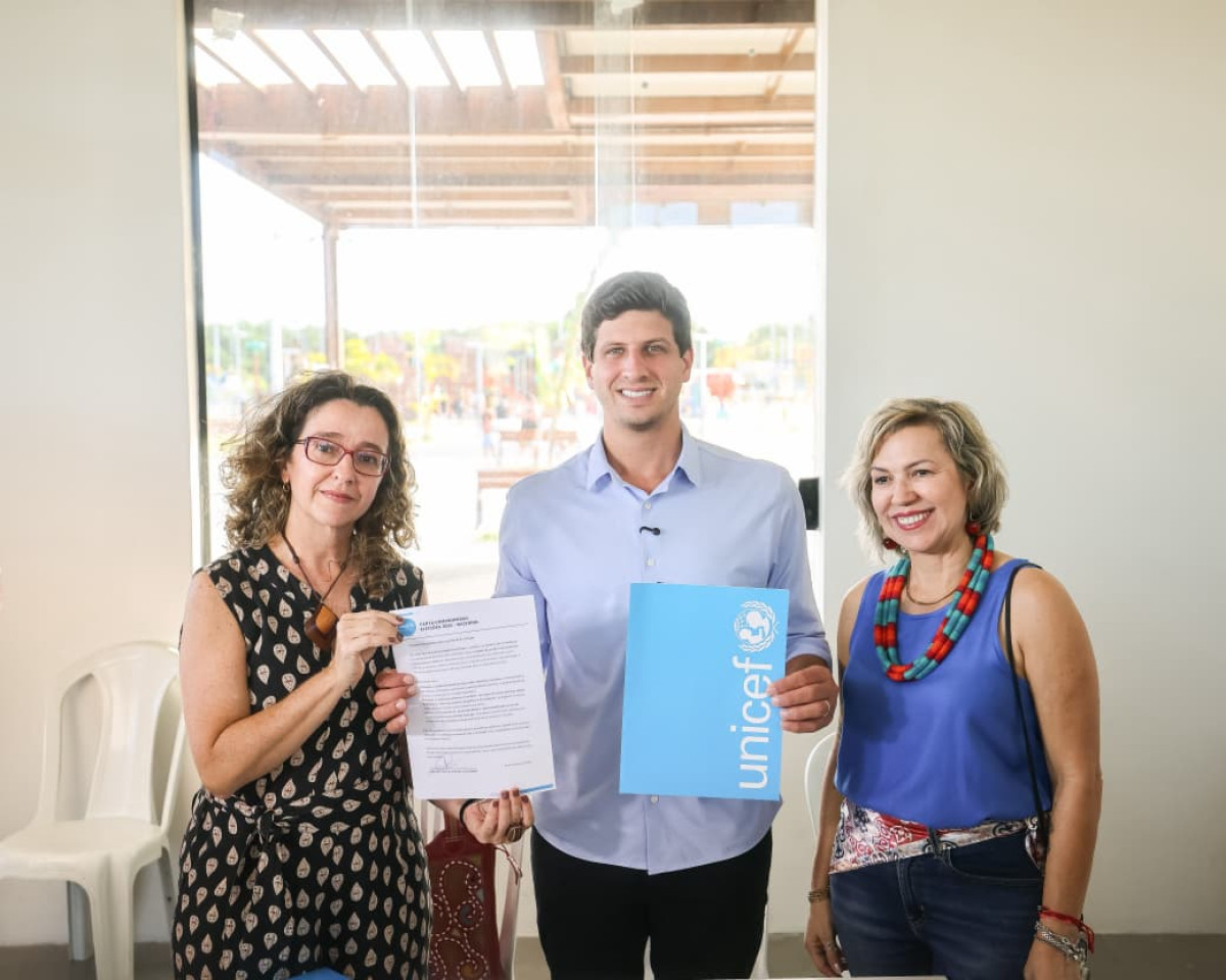 João Campos é o primeiro candidato ao Governo de Pernambuco a assinar carta-compromisso do UNICEF