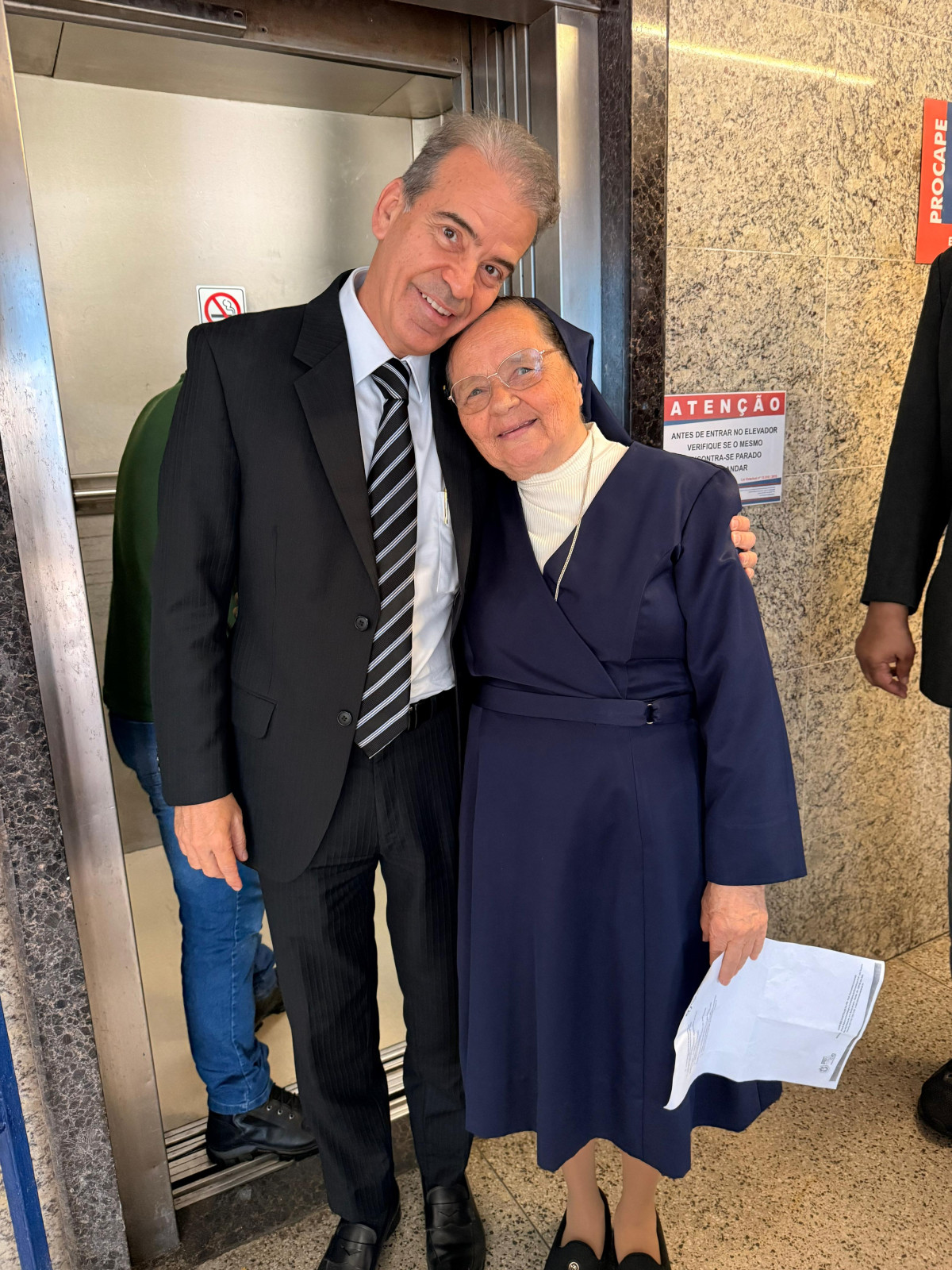 Com recepção carinhosa da Irmã Lucimar, Coronel Feitosa prestigia os 20 anos do Procape