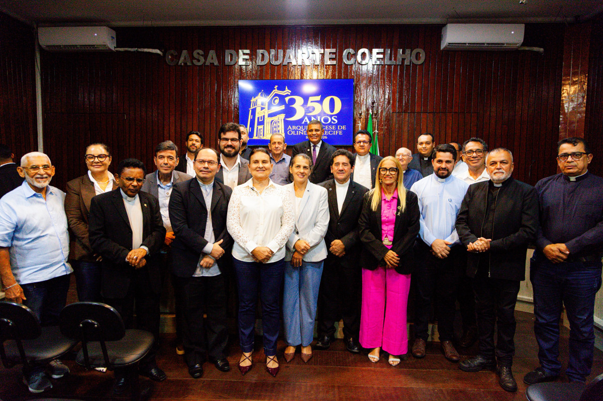 Em Igarassu, César Ramos prestigia sessão solene em homenagem aos 350 anos da Arquidiocese de Olinda e Recife