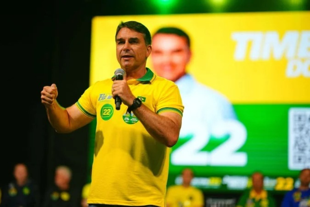 Flávio Bolsonaro aciona TSE contra discurso de Lula na ONU