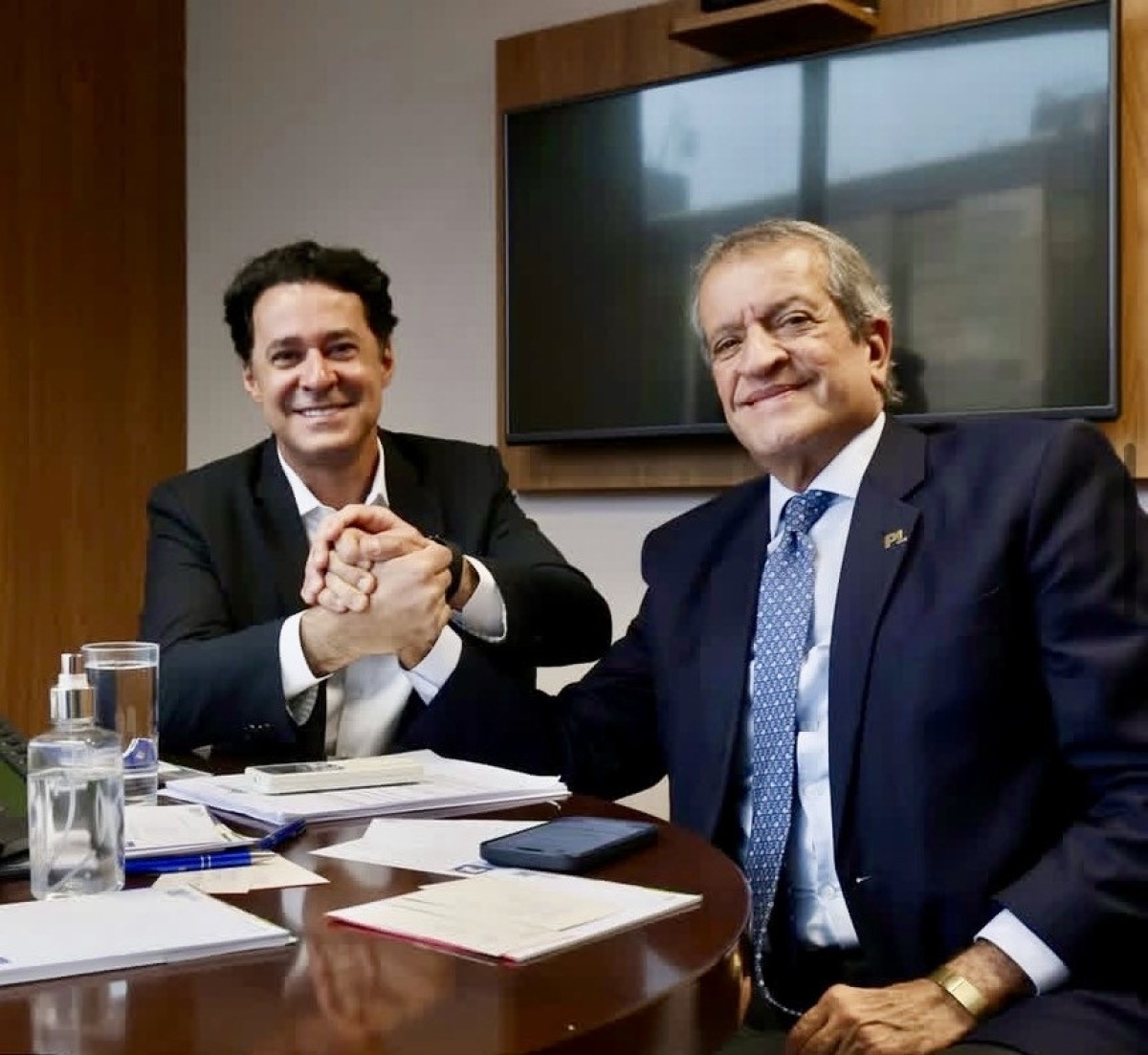 Coluna da quinta-feira: PL decide lançar candidato ao Governo de Pernambuco e mira fortalecimento do palanque de Flávio Bolsonaro em 2026