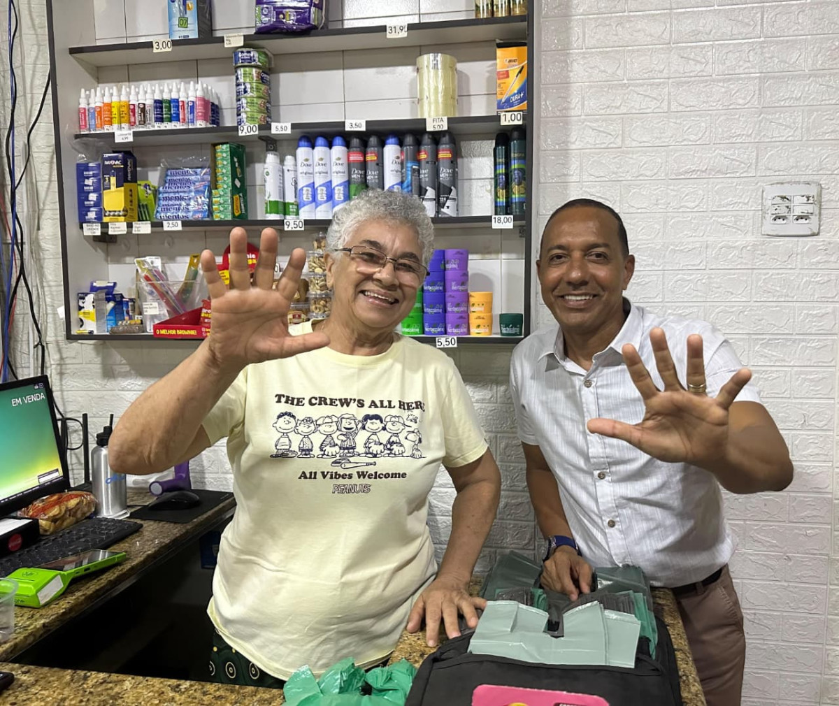 Professor Lupércio faz porta a porta em Sapucaia