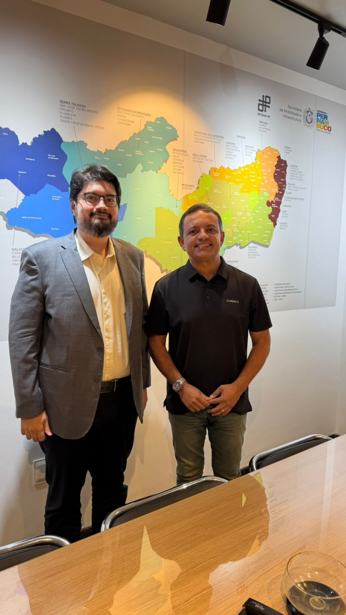 Léo do Ar leva demandas do povo pernambucano ao novo presidente do DETRAN e reforça articulação política no Estado