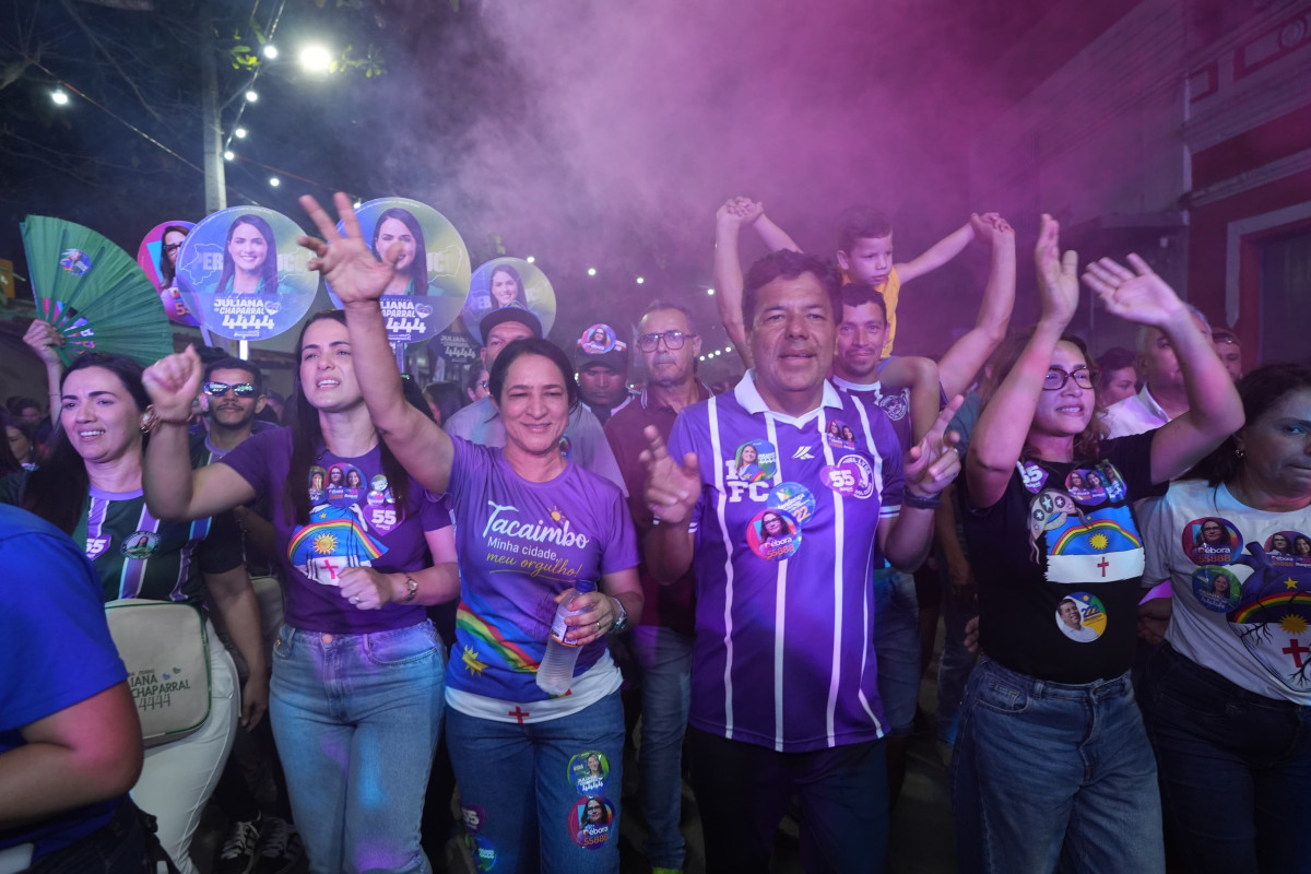 Tacaimbó abraça Mendonça em noite de multidão e demonstra força rumo ao Senado