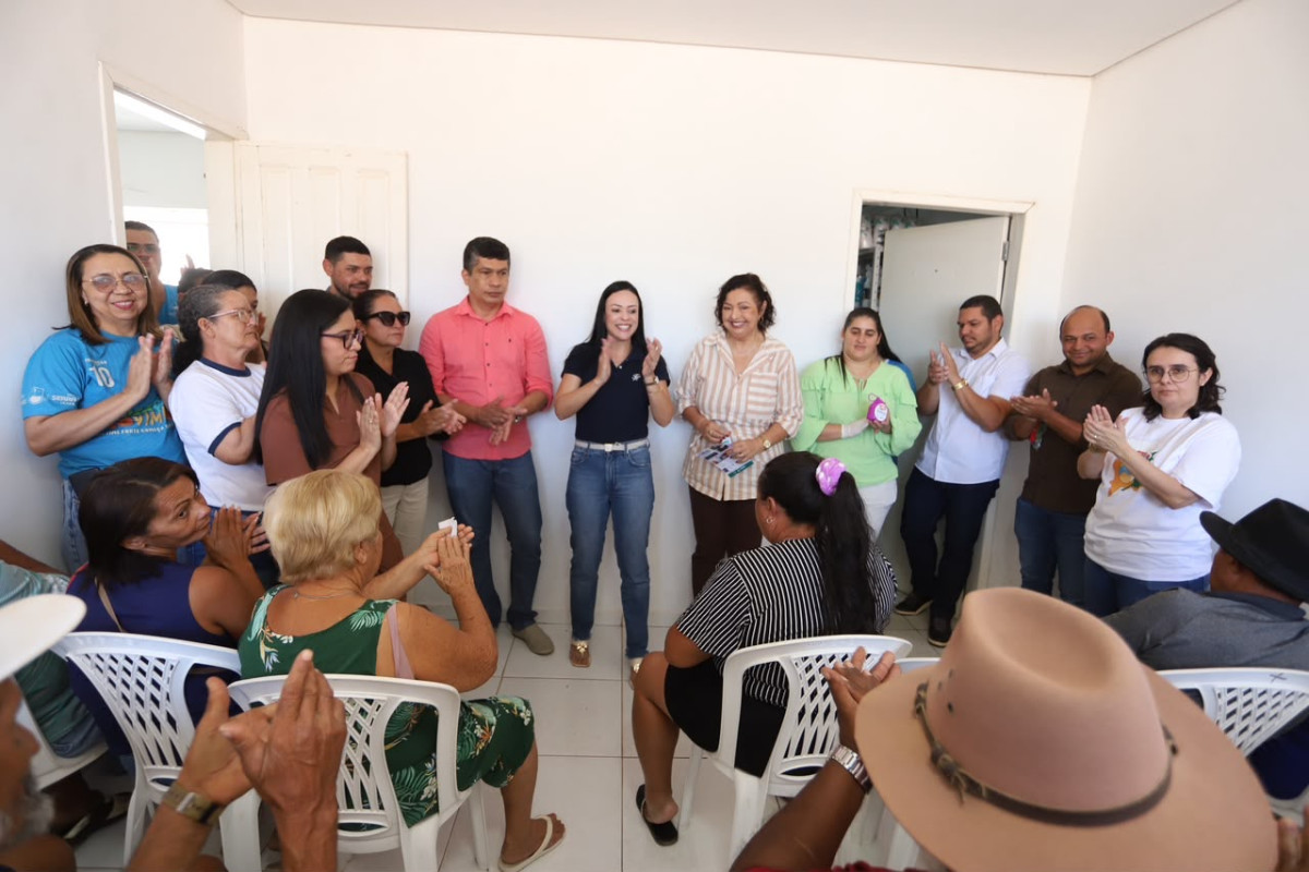 Márcia Conrado acompanha entrega de próteses dentárias e reforça presença da gestão em Tauapiranga