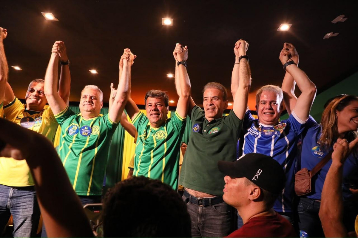 Vice de Flávio Bolsonaro, Alfredo Gaspar é recebido com festa em onda verde-amarela no Piauí e em Pernambuco