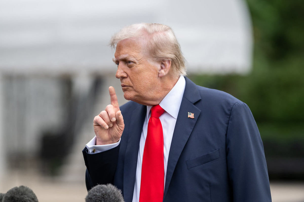 Câmara dos EUA aprova resolução para limitar poderes de Trump na guerra contra o Irã