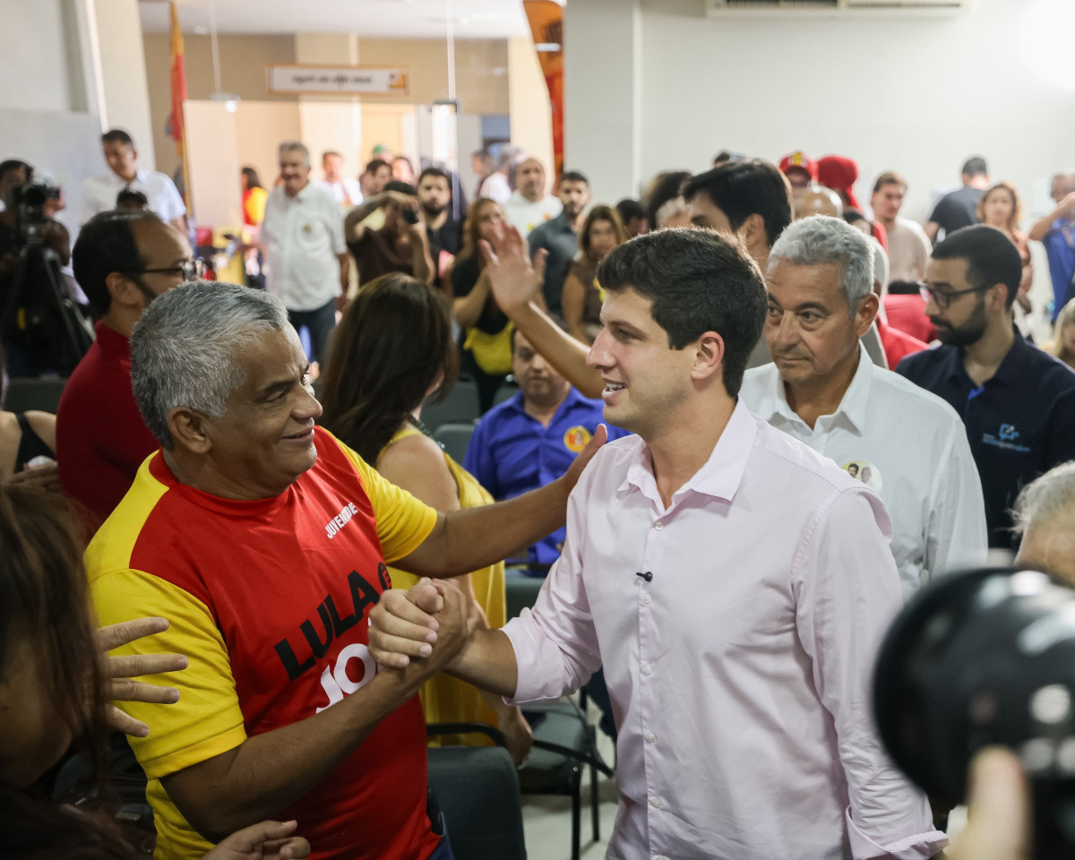Em Petrolina, João Campos apresenta compromissos e propõe nova ponte com Juazeiro