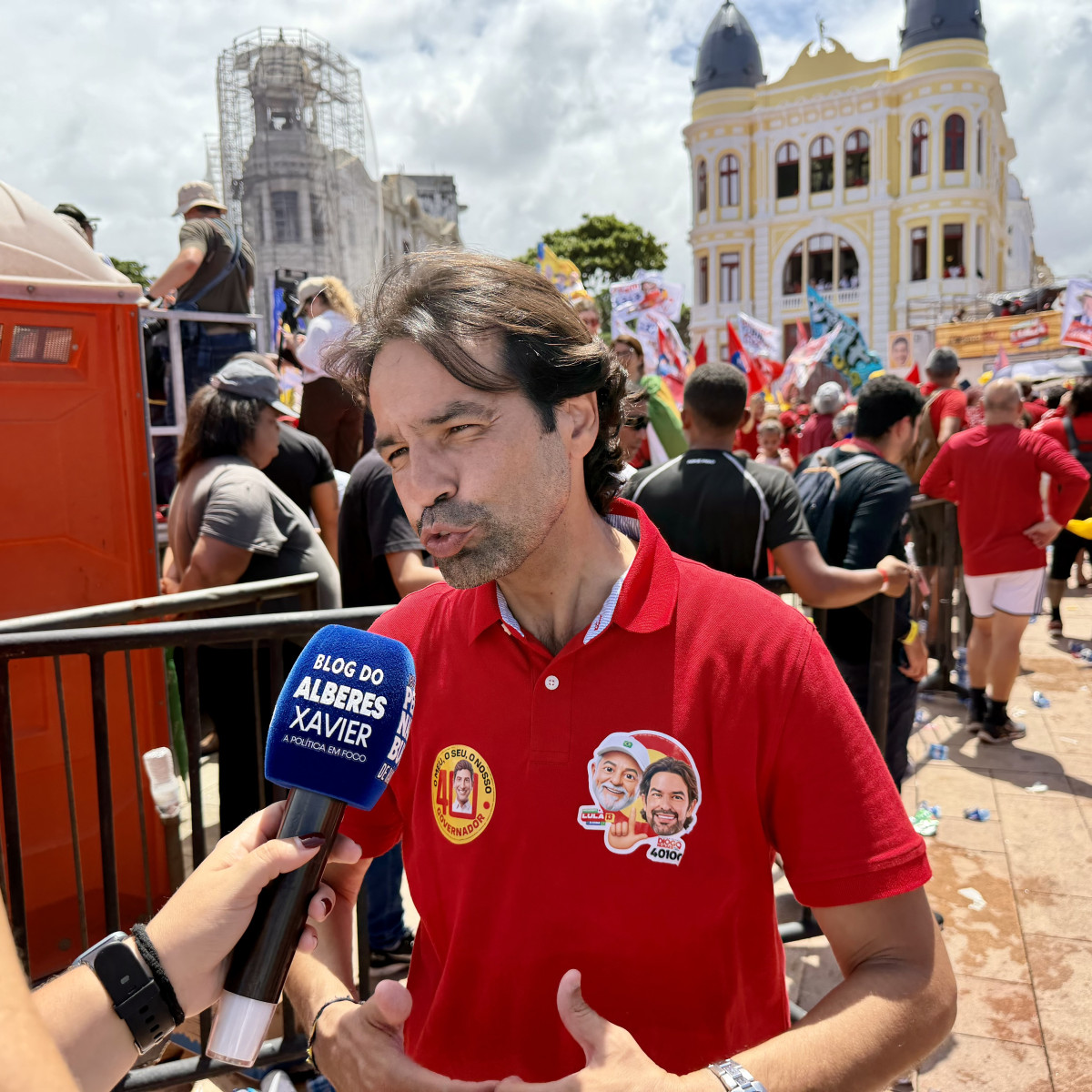 “Pernambuco todo sabe: Quem vota em Lula, vota em João e quem vota em João, vota em Lula”, diz Diogo Moraes