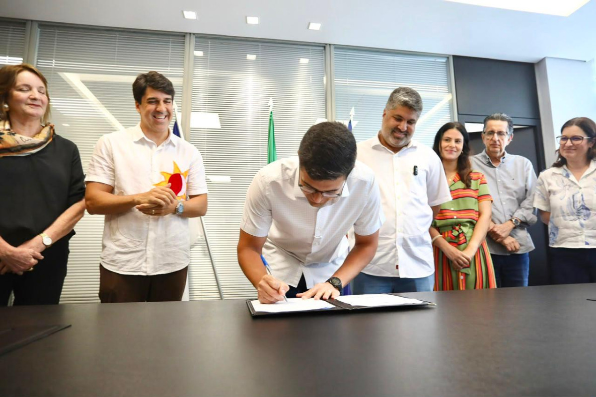 Ariano Suassuna é declarado Patrono da Cultura do Recife