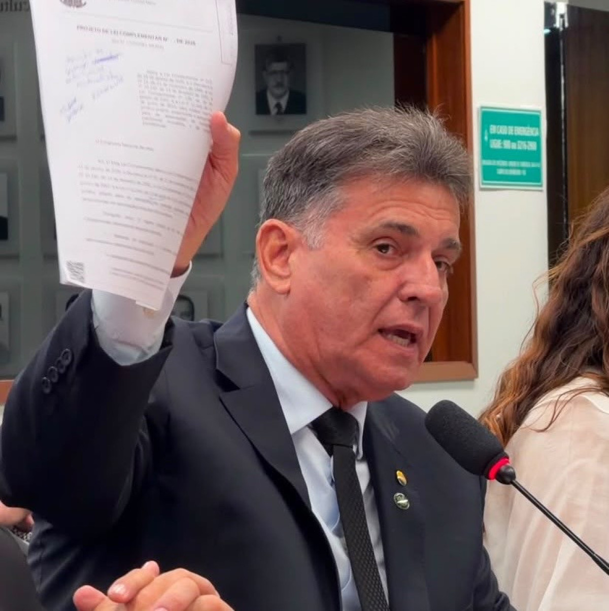 Coronel Meira apresenta dois projetos para endurecer combate ao crime organizado e ampliar proteção a profissionais de segurança