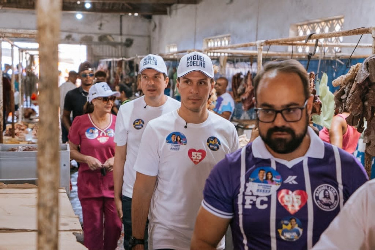 Miguel Coelho ganha força política em Pedra ao lado de Joãozinho Tenório e Popó Vaz
