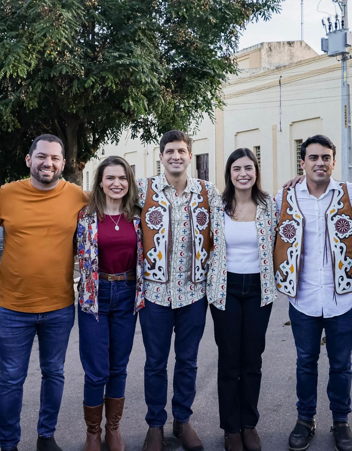 Romerinho Jatobá participa da Cavalgada à Pedra do Reino ao lado de João Campos em São José do Belmonte