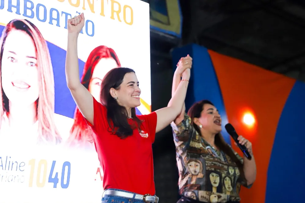 Maria Arraes e Aline Mariano comandam grande reunião com apoiadores em Jaboatão