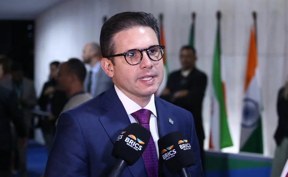 Hugo Motta defende respeito ao Estado Democrático de Direito após segundo turno