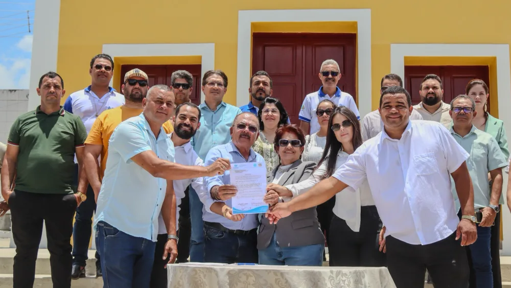 Prefeito Josué Mendes inaugura obras e assina ordem de serviço para pavimentação histórica em comunidade quilombola de Agrestina