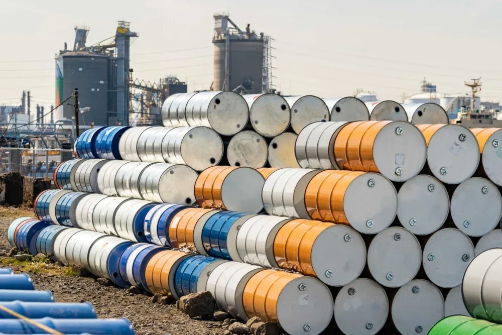 Petróleo acima de US$ 100 pressiona economia e amplia desafios para o Brasil