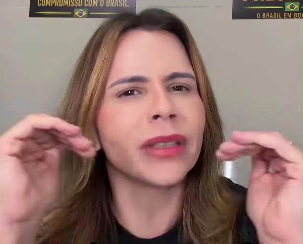Clarissa Tércio rechaça mentira do PT contra Flávio Bolsonaro: “A esquerda é suja”