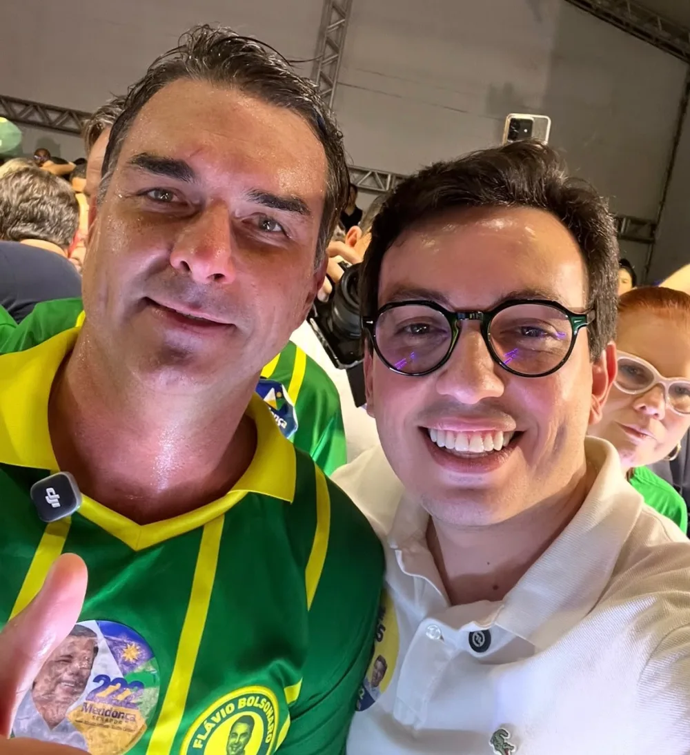 Raffiê aposta em vitória de Flávio Bolsonaro