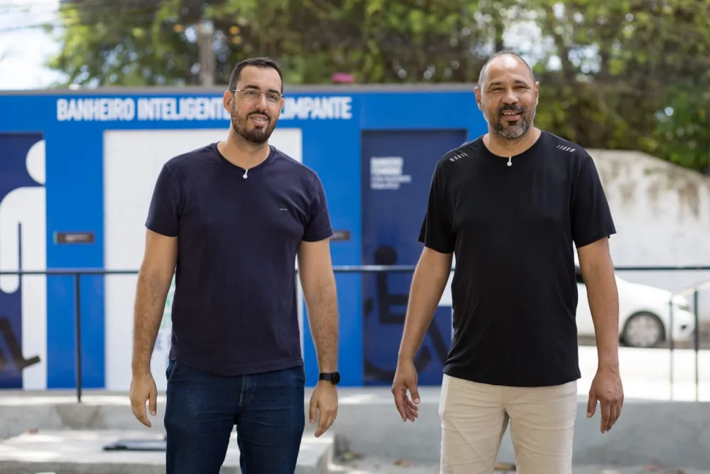 Paulista inaugura banheiros públicos inteligentes e autolimpantes na Aurora e no Janga