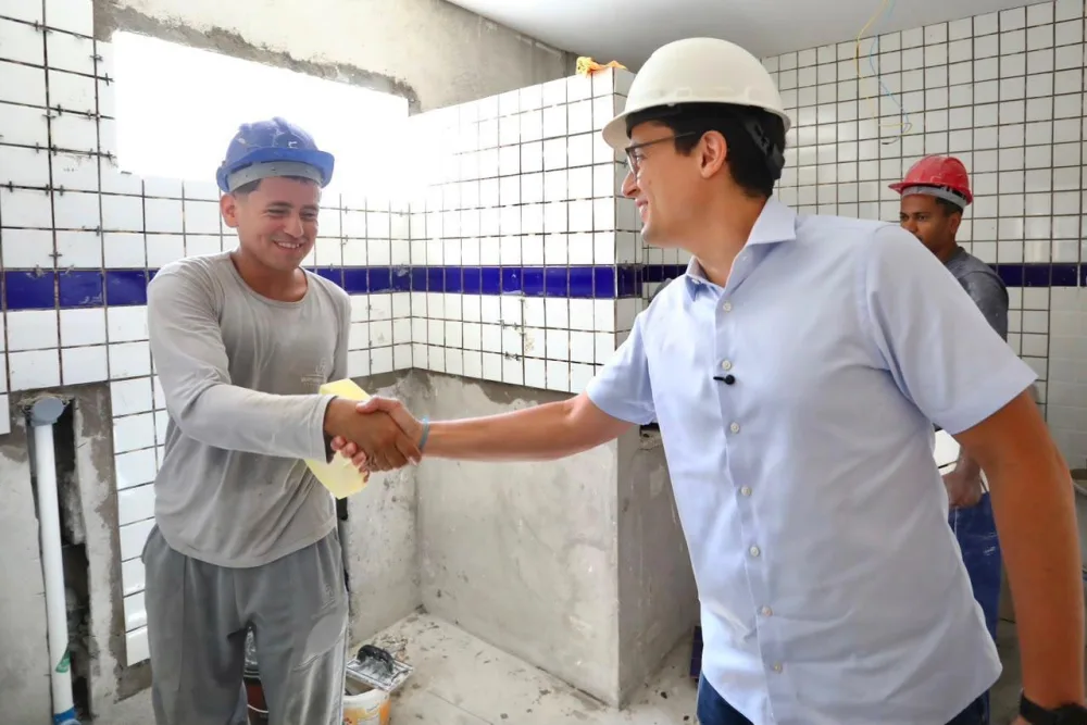 Recife chega ao 8º mês consecutivo de alta no emprego e responde por quase metade das vagas de Pernambuco em 2026