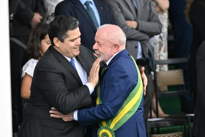 PEC 6x1: Alcolumbre pauta discussões em Plenário para próxima semana