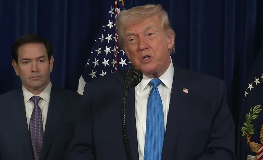 Trump chama de “inimigo” quem usar IA em vez de “superinteligência”