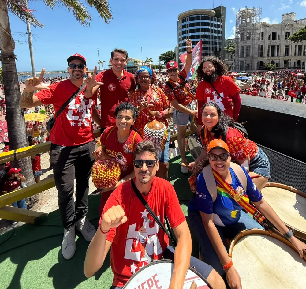 No Marco Zero, João Paulo Costa participa de ato de apoio à reeleição de Lula