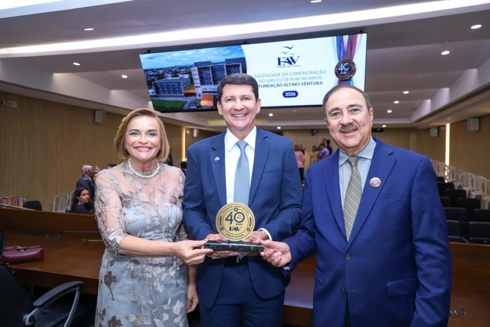 Fundação Altino Ventura homenageia prefeito Simão Durando por contribuição na saúde oftalmológica dos pernambucanos