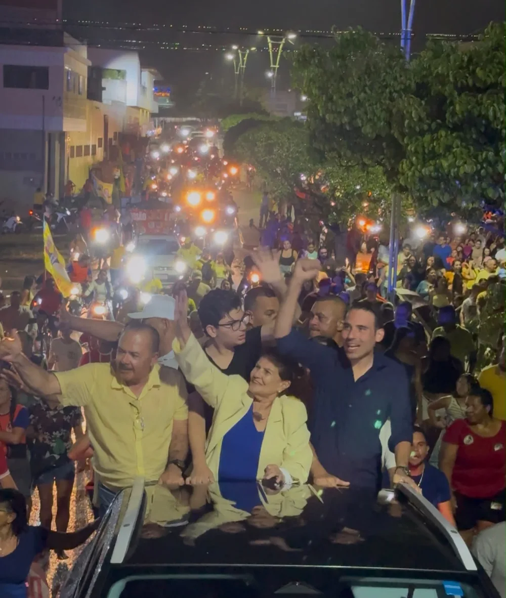 Em Agrestina, João Paulo Costa participa de grande caminhada ao lado do prefeito Josué Mendes