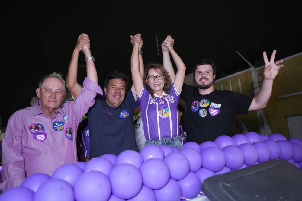 São Bento do Una arrasta multidão em caminhada com Mendonça, Raquel, Débora Almeida e Fernando Filho