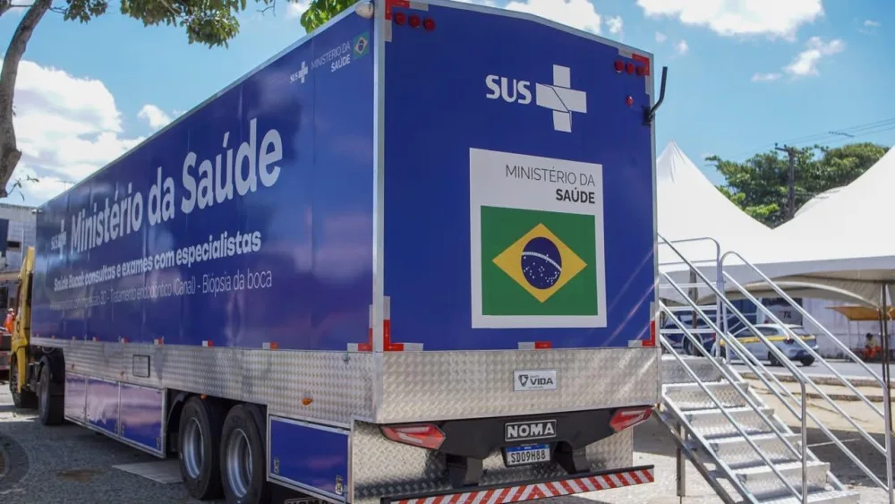 Garanhuns recebe Carreta da Saúde Bucal, do Ministério da Saúde, com oferta de próteses, endodontia e rastreio de câncer