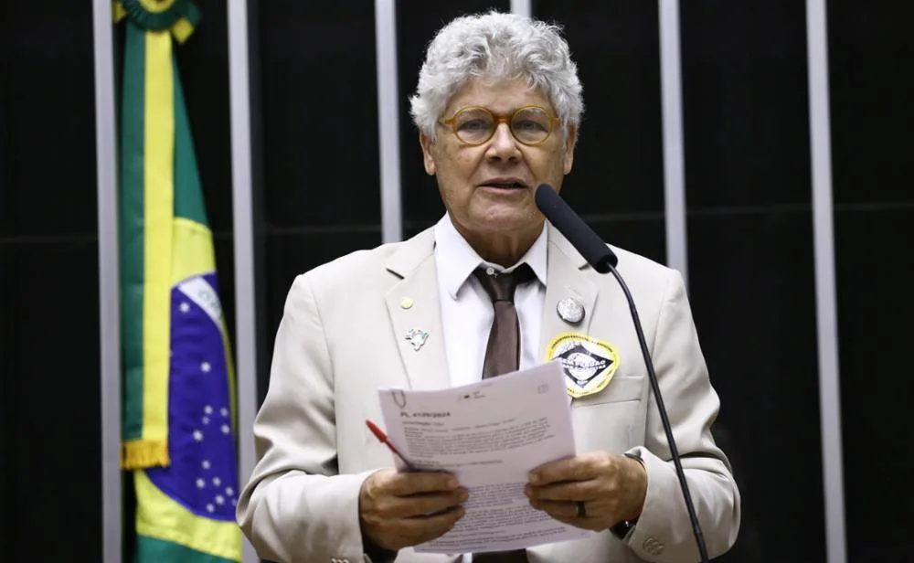 Chico Alencar diz que avanço da direita tornará política medíocre