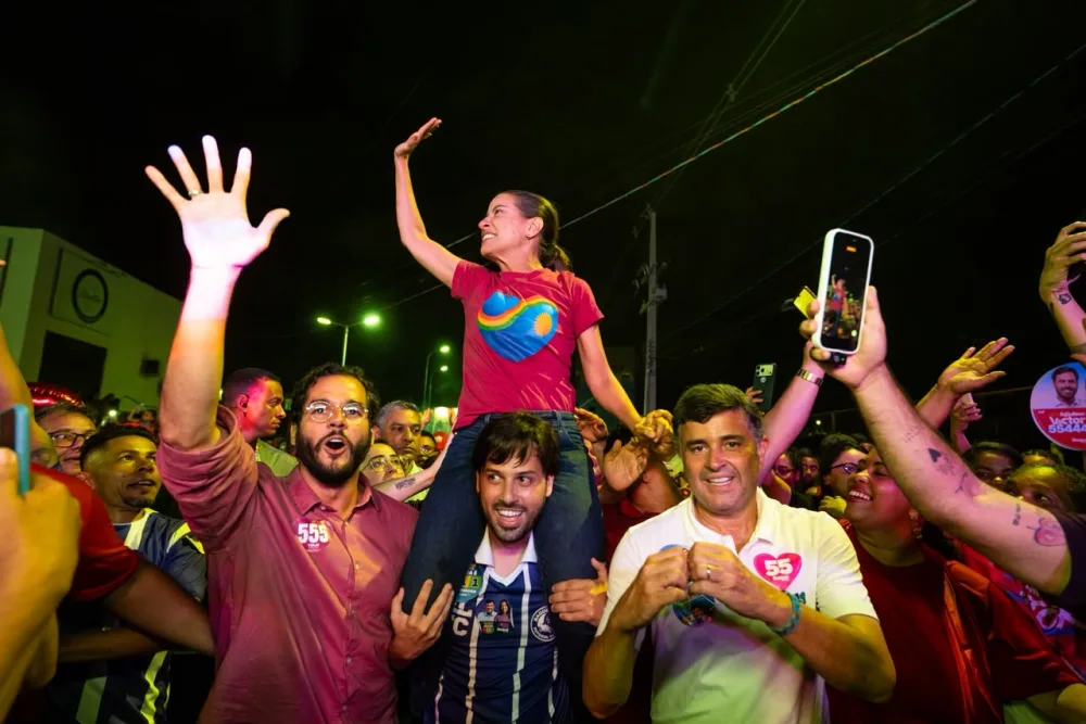 Eduardo da Fonte, Raquel Lyra e Aglailson Victor reúnem multidão em caminhada pelas ruas de Vitória de Santo Antão