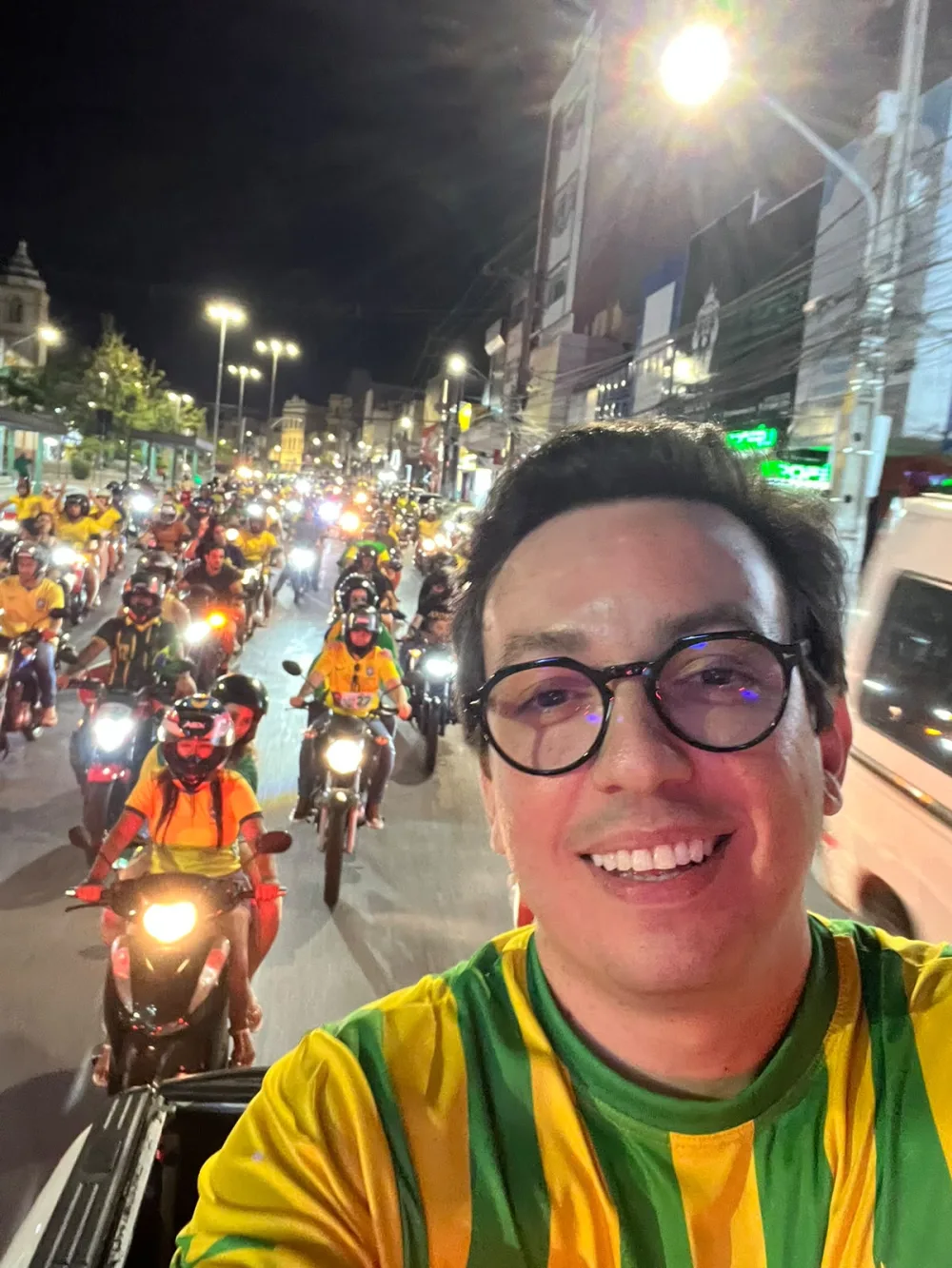 Raffiê lidera carreata em prol de Flávio e anuncia “Bloquinho do 22”