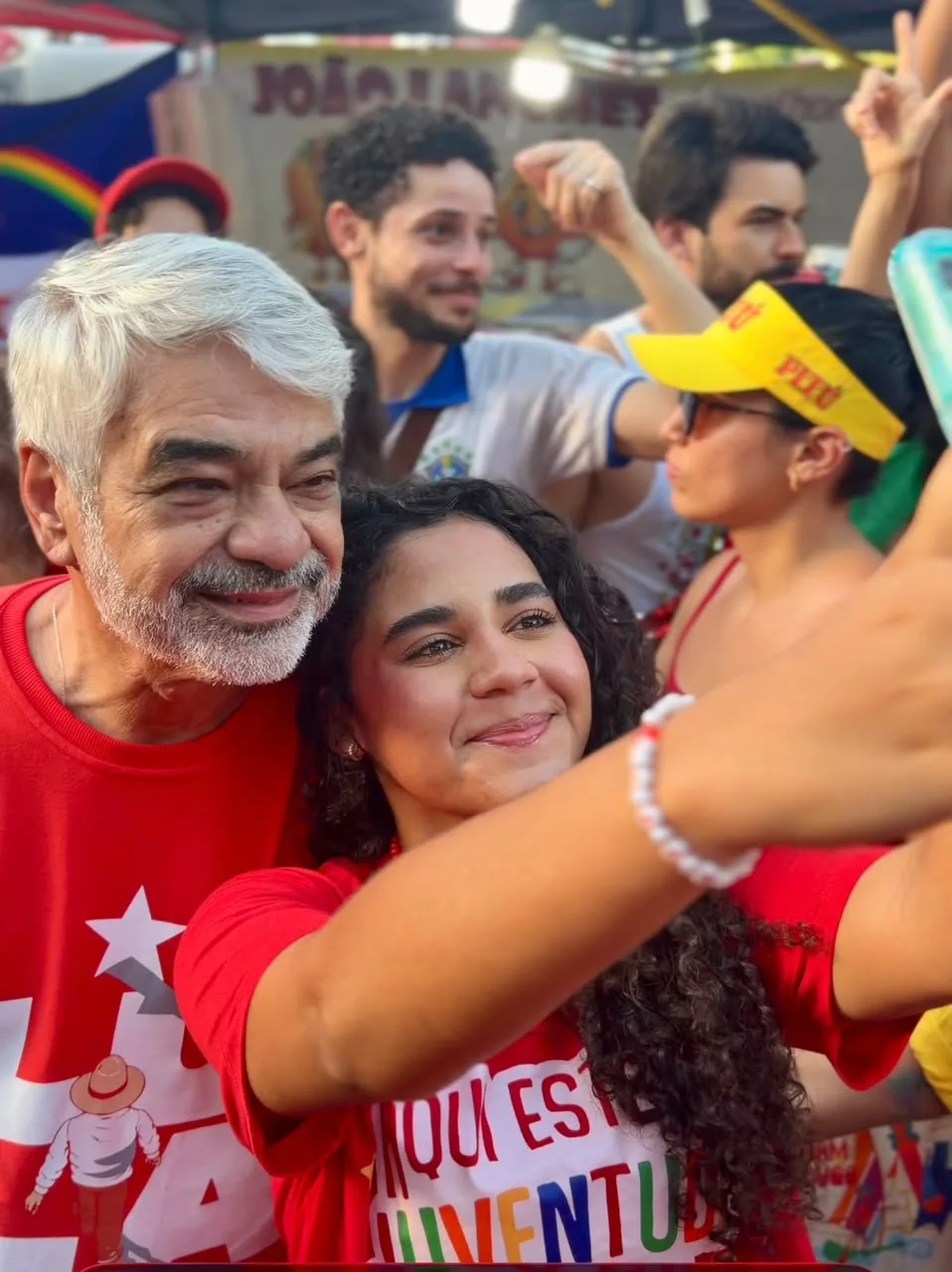 Humberto Costa percorre Recife e Olinda em domingo de grande mobilização pela democracia e por Lula