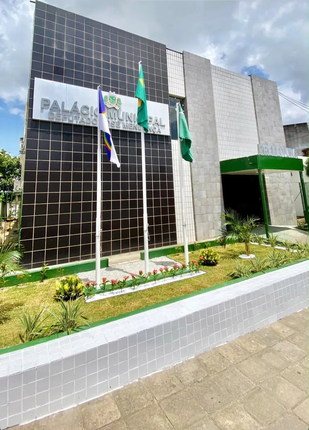 Prefeito Gilvandro Estrela conclui pagamento dos servidores comissionados dentro do prazo legal
