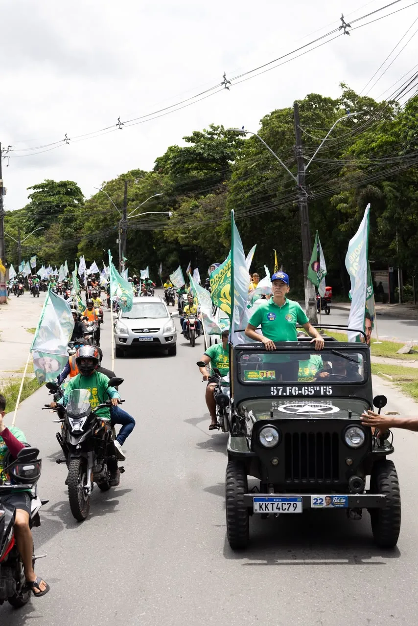 Multidão toma as ruas da Zona Sul do Recife em carreata do Coronel Feitosa