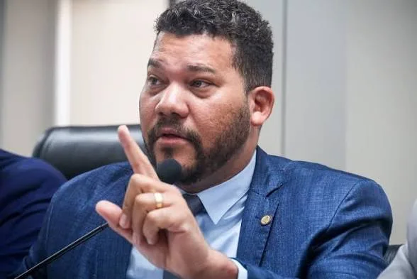 Coluna do sábado: Abimael amplia votação e consolida espaço da direita conservadora no Agreste