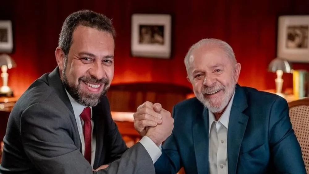 Ministros se afastam de cargos para reforçar campanha de Lula