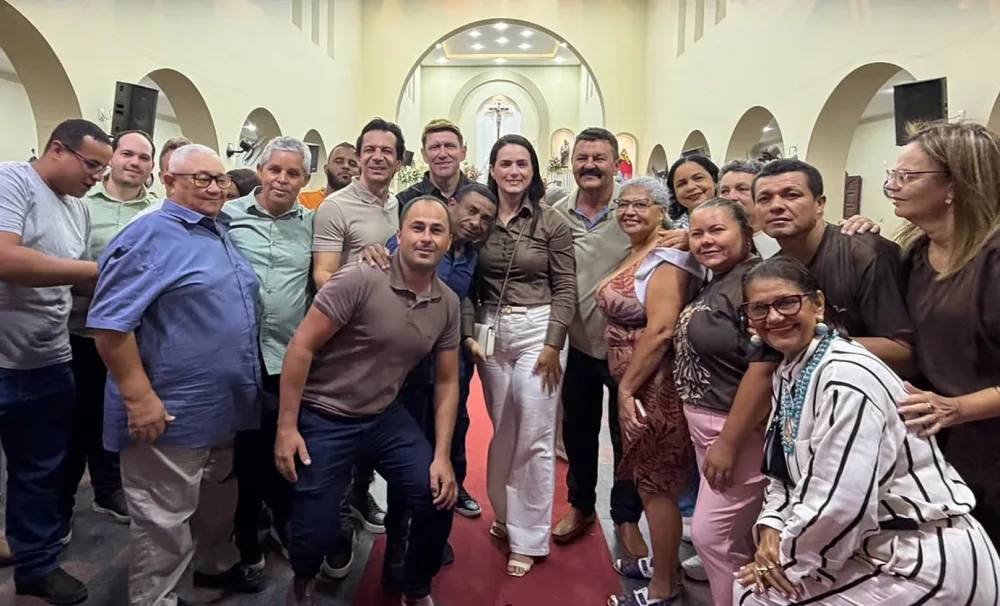 Juliana de Chaparral volta a Santa Maria do Cambucá após vitória eleitoral e prestigia festa da padroeira