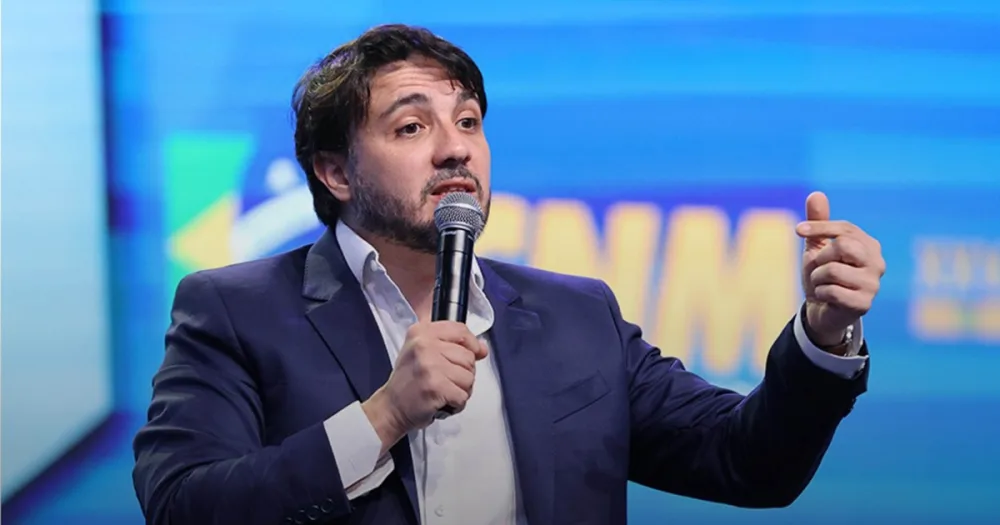Renan chama Lula e Flávio de corruptos e critica debate da Band