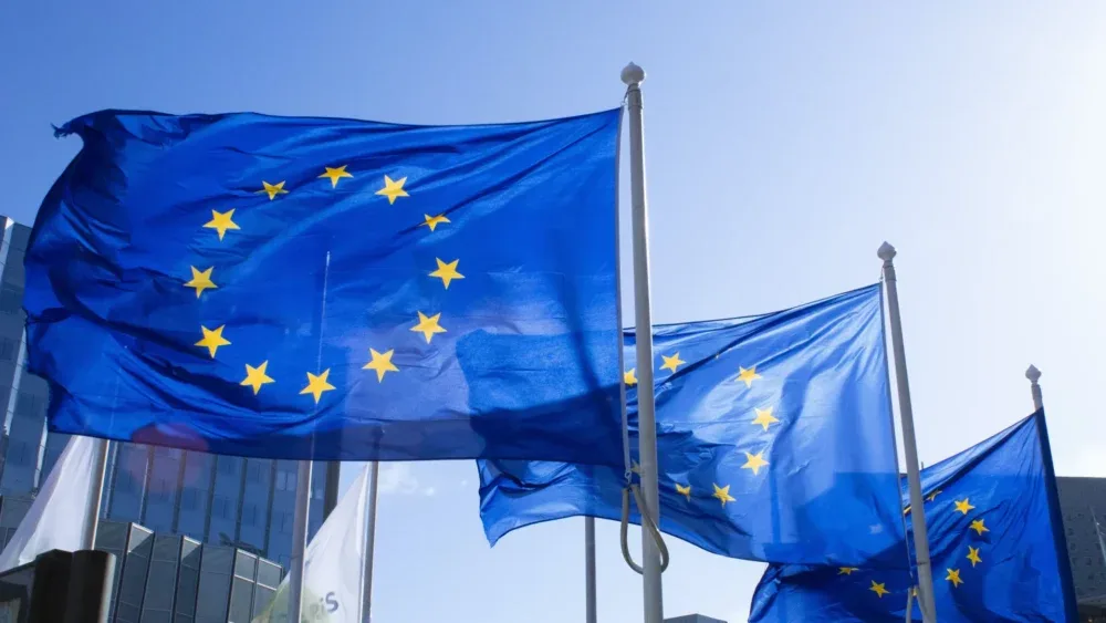 União Europeia avalia ampliar imposto que pode atingir big techs dos EUA