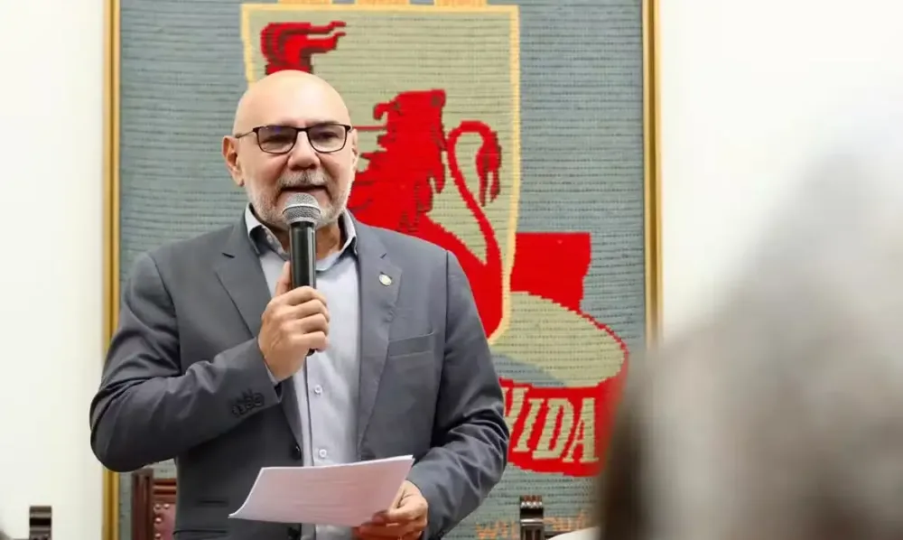 Reitor da UFPE estima prejuízo de incêndio em cerca R$ 100 milhões