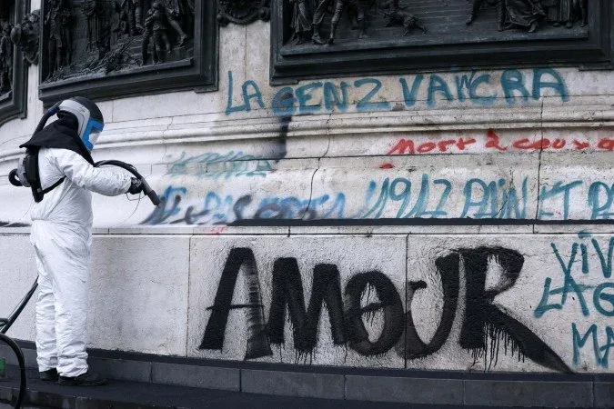 França se prepara para nova onda de protestos após distúrbios e prisões