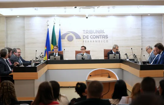 Pleno do TCE-PE aprova voto de pesar em homenagem a Edgar Moury