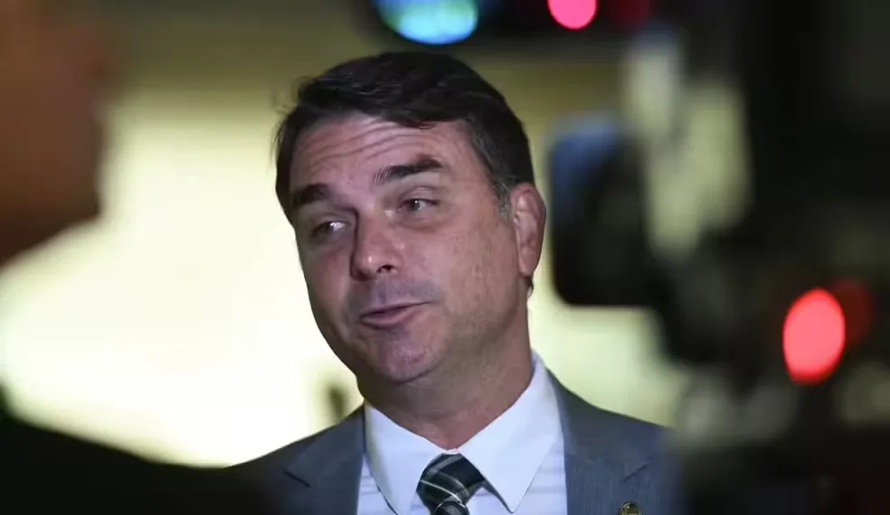 Flávio apoia redução da maioridade penal na PEC da Segurança